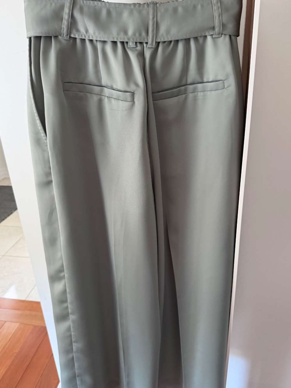 Club Monaco Sage Green Satin Wide Leg Belted Pants with Stretch Waist | Size 00 - Picture 10 of 14